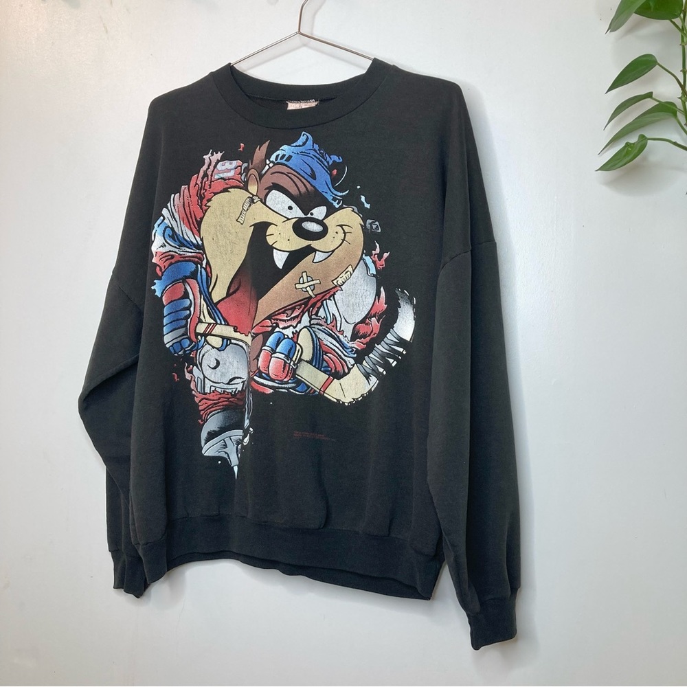 {SOLD} Vintage 90s Taz Warner crewneck - Picture 1 of 3